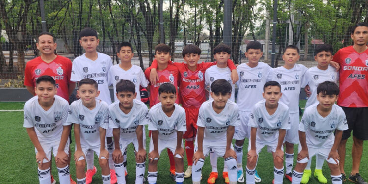 Joven huatabampense participa en Nacional de Fútbol