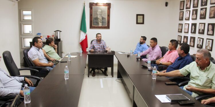 Agradecen colonos de Las Bocas apoyo del Alcalde  Juan Jesús flores