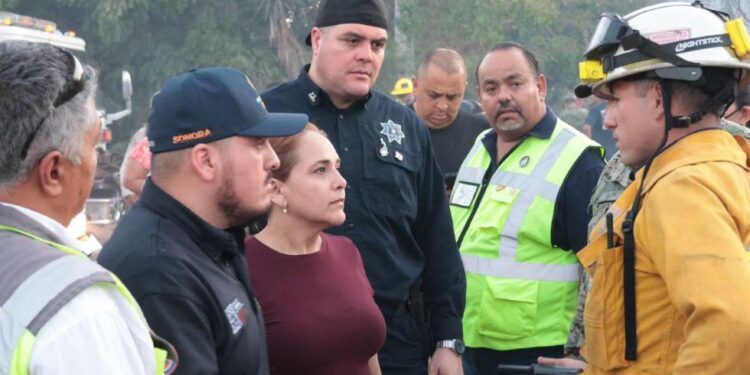 Participan cuerpos de emergencia en control de incendio en zona del Tular.