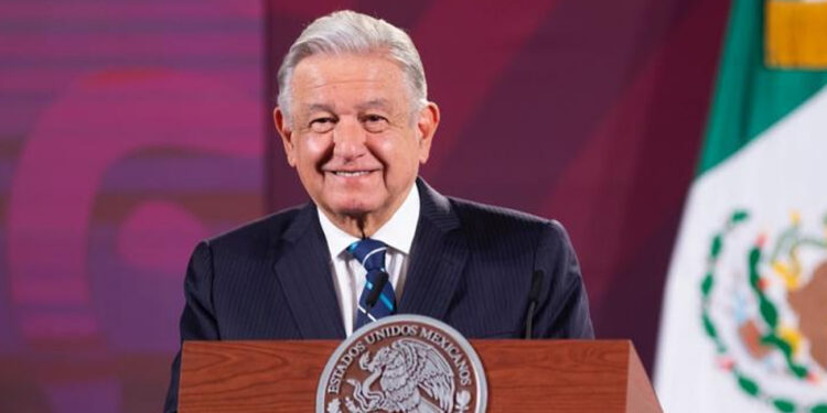 López Obrador lamenta fallecimiento de hermana de Augusto López