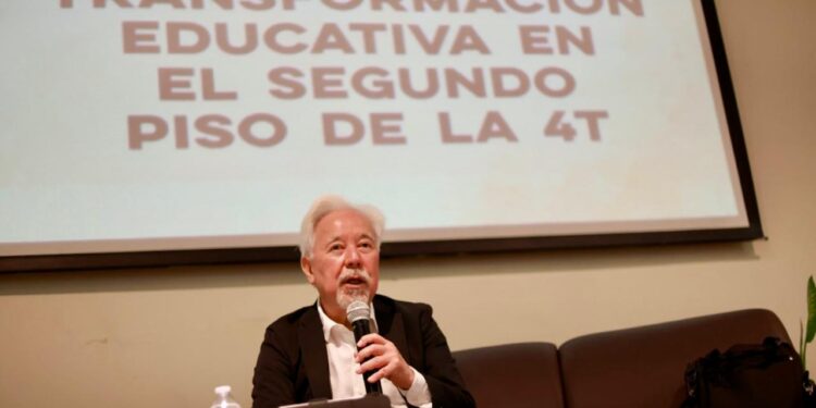 Analizan docentes sonorenses retos de la educación en México para las próximas generaciones