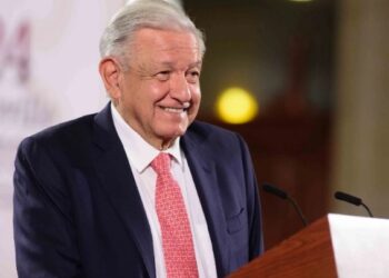 Reitera AMLO su contento por liberación de Assange