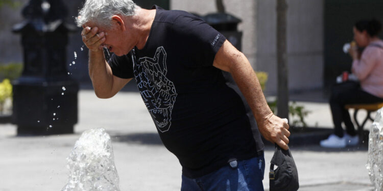 México suma 172 muertes por calor en lo que va de 2024