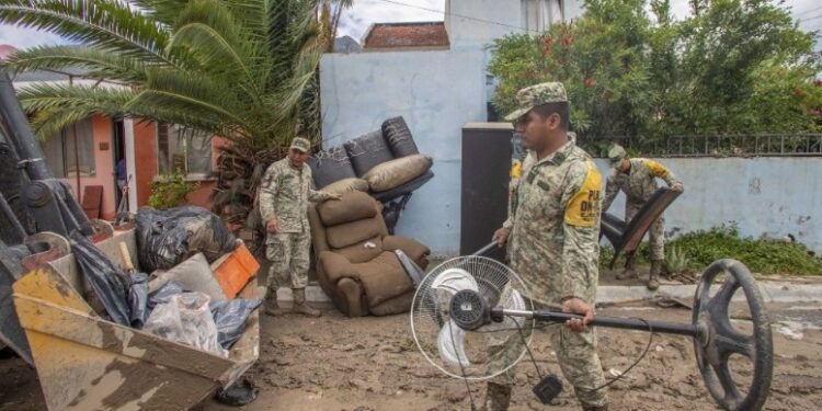 Continúan más de mil 600 personas incomunicadas en NL tras paso de ‘Alberto’