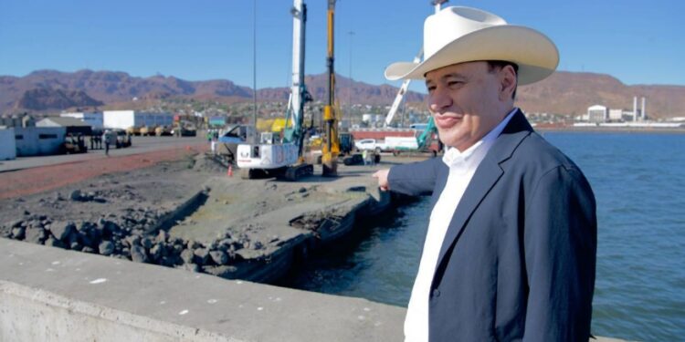 Anuncia Gobernador Durazo plan piloto de Ford para envío de vehículos por el Puerto de Guaymas
