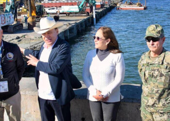 Iniciará Gobernador Durazo plan piloto para envío de vehículos de Ford por Puerto de Guaymas