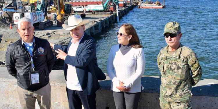 Iniciará Gobernador Durazo plan piloto para envío de vehículos de Ford por Puerto de Guaymas