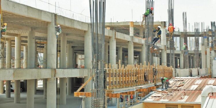 Construcción, sin repuntar: valor de producción retrocedió 0.1% en abril pasado