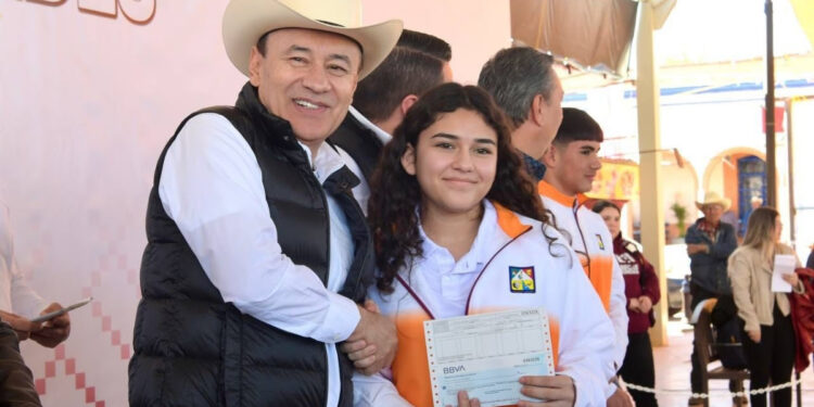 Gobernador Durazo beneficia a estudiantes con presupuesto histórico en Sonora