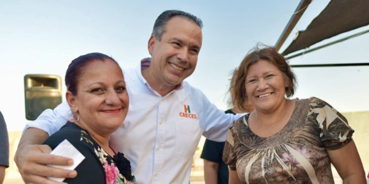 Entrega Toño Astiazarán tercera etapa de pavimentación de bulevar Las Quintas