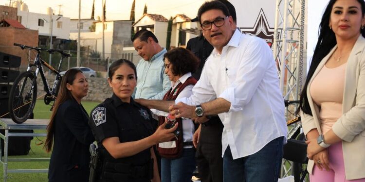 Fortalece JFGN Seguridad Pública con entrega de patrullas