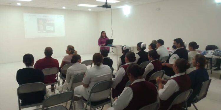 Capacita Instituto Municipal de la Mujer a personal de Clínica ISSSTESON e IMSS Bienestar