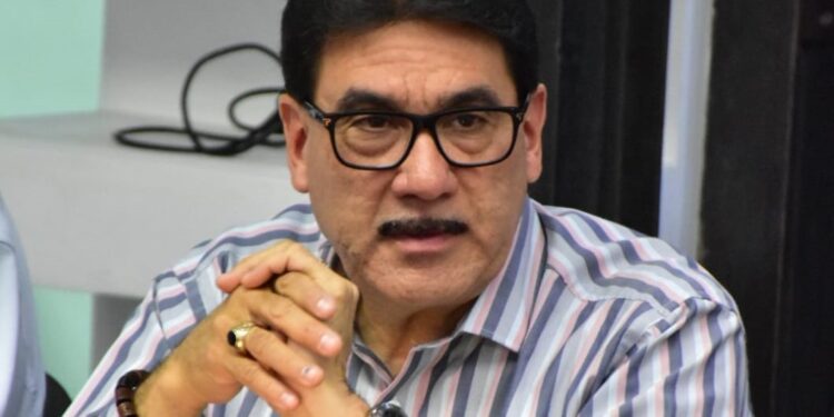Inicia revisión a escuelas para detección de fugas