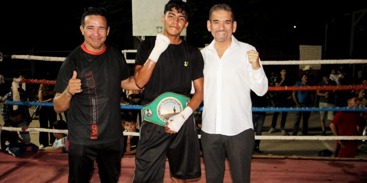 UN ÉXITO ROTUNDO FUNCIÓN DE BOX