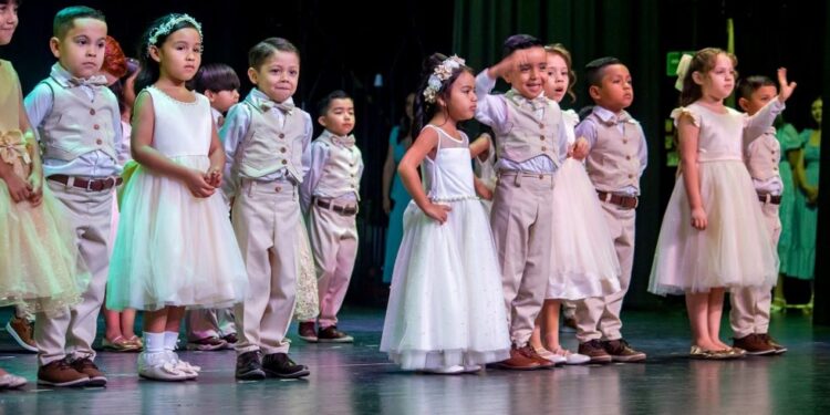 Realiza DIF Guaymas ceremonia de graduación de alumnos del CADI