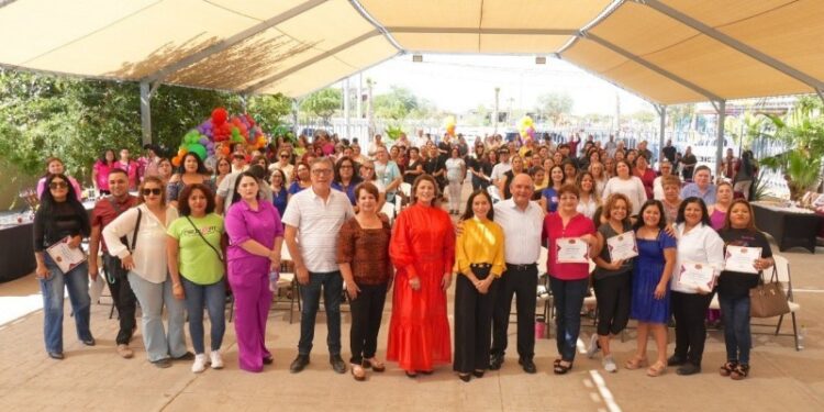 Celebra Alcalde cierre de cursos y talleres de Desarrollo Social