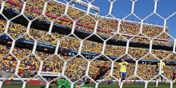 La ‘Canarinha’ no pudo con Colombia