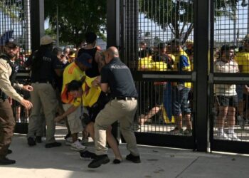 Por disturbios, retrasan final de la Copa América 2024