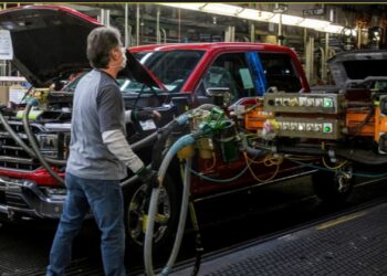Crecimiento del empleo en EU se modera en junio; tasa de desempleo sube al 4.1%
