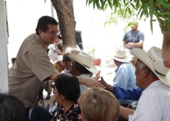 Refrenda Elías Retes a indígenas mayos apoyos para mejores condiciones de vida