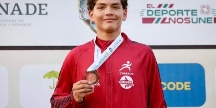 Alumno de Cobach Sonora gana bronce en Juegos Nacionales Conade 2024 en decatlón