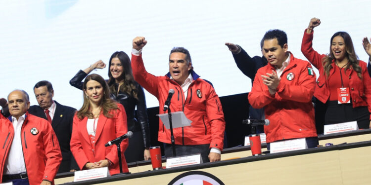 Difieren priístas por la aprobación del dictamen para la reelección de “Alito”