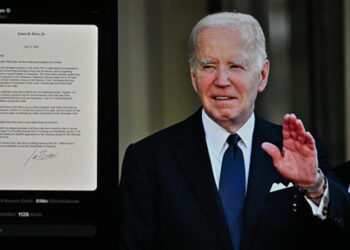 Abandona Biden y avala candidatura de Kamala Harris