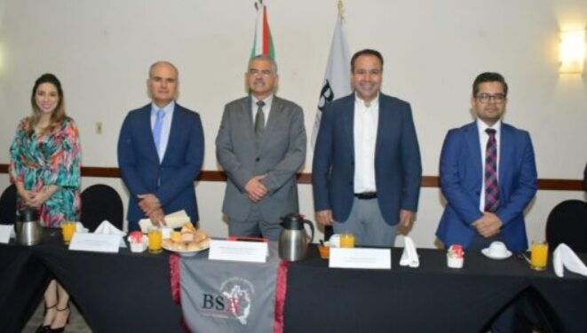 Reconoce Alcalde a integrantes de la Barra Sonorense de Abogados