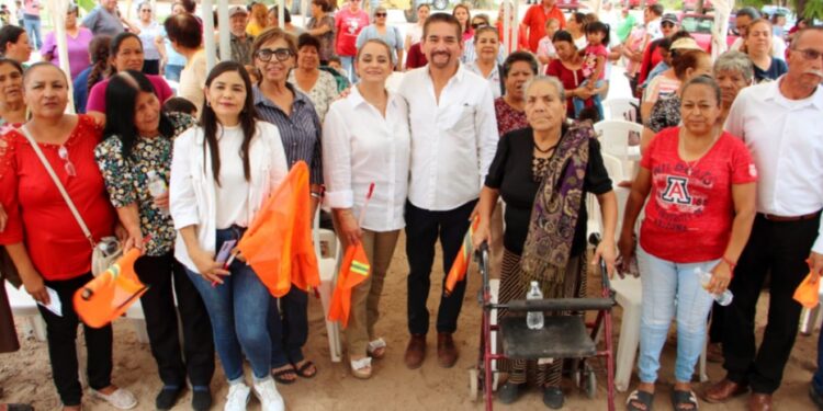 Dan baderazo de inicio a obra de repavimentación y pavimentación en la comunidad de «El Caro”