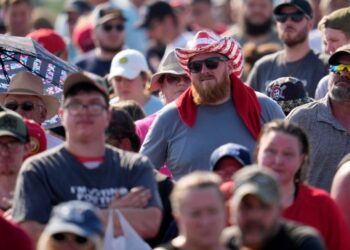 Identifican a hombre fallecido en intento de asesinato contra Trump