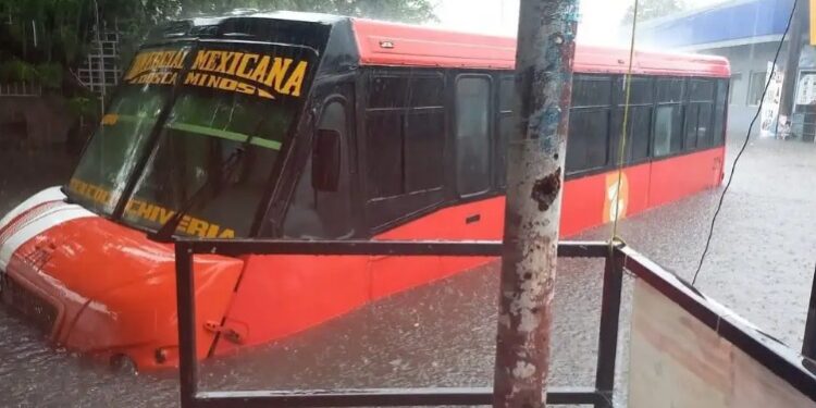Inundaciones de un metro en el puerto de Veracruz