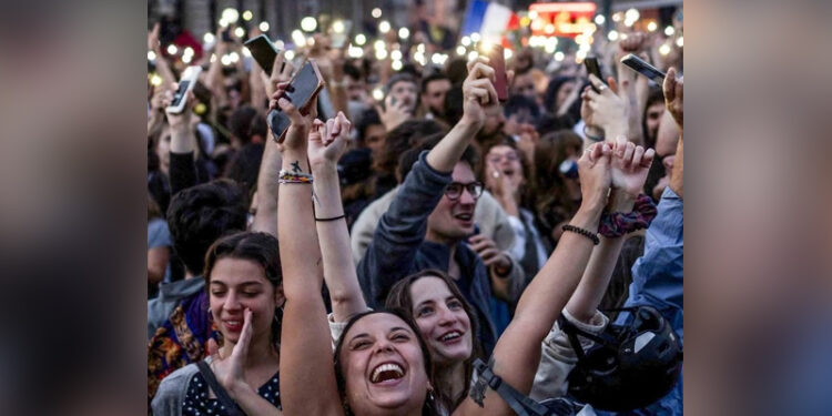 Francia: frenan a la extrema derecha
