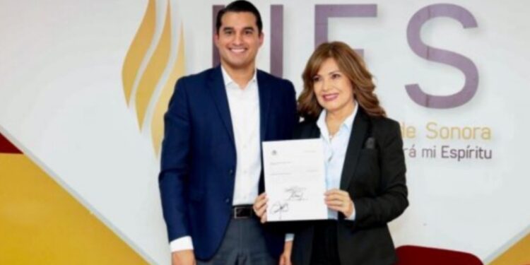 Secretario Froylán Gámez tomó protesta a rectora de la Universidad Estatal de Sonora