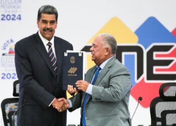 Denuncia Nicolás Maduro golpe de Estado en curso