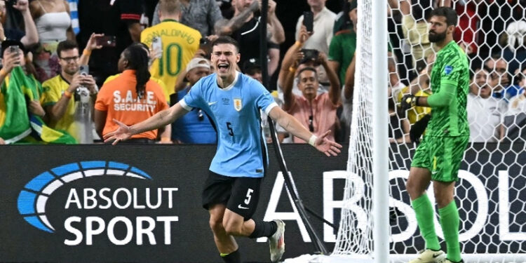 Con drama y en penales, Uruguay vence a Brasil y enfrentará a Colombia