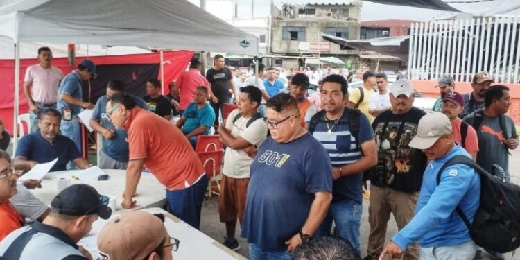 Mineros rechazan propuesta de ArcelorMittal; seguirá paro