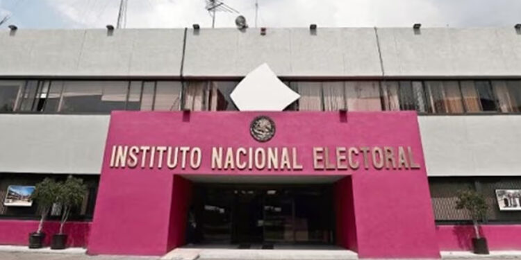 INE perfila mil 565 mdp de multas a partidos por irregularidades en campañas