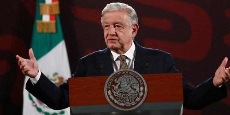 Publican anexo de 129 cuartillas del informe de AMLO sobre Ayotzinapa