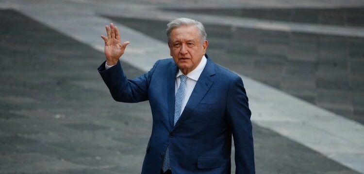 AMLO: el poder de los medios entró en crisis
