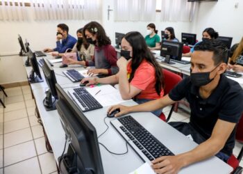Llama UES a aspirantes registrados a cumplir con las fechas de exámenes de admisión