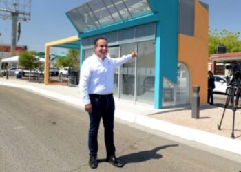 Supervisa Alcalde prototipo de parada de transporte público