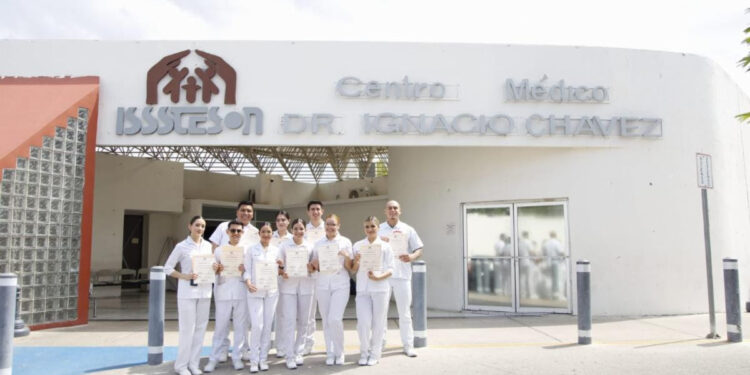 Terminan 51 estudiantes el servicio social en Isssteson