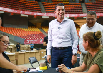 Inicia en Hermosillo entrega de uniformes y zapatos escolares gratuitos