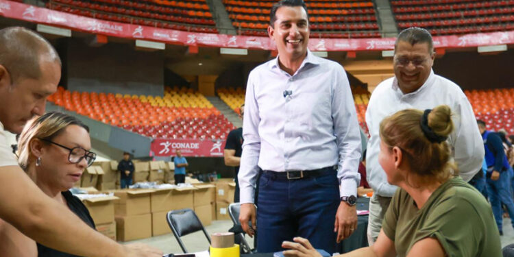 Inicia en Hermosillo entrega de uniformes y zapatos escolares gratuitos