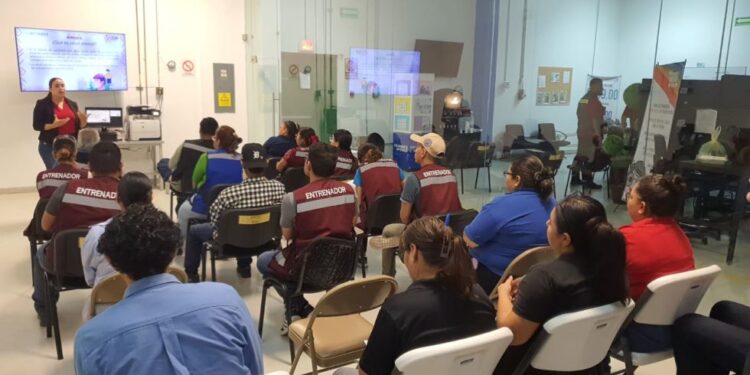Lleva Instituto Municipal de la Mujer plática “Salud mental y laboral” a empleados de Tetakawi