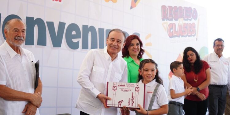 Gobernador Durazo da inicio exitoso del ciclo escolar 2024-2025 en Sonora