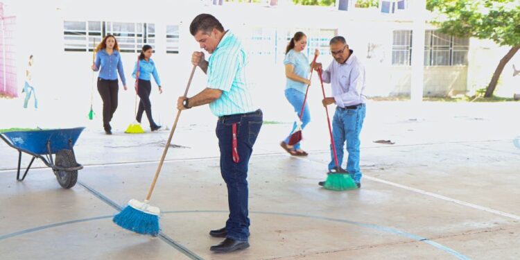Activan autoridades programa  “PILAS CON EL ASEO” en las escuelas  básicas de Navojoa