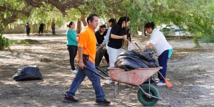 Gran participación de la comunidad escolar en la jornada de limpieza «Pilas con el aseo»: SEC
