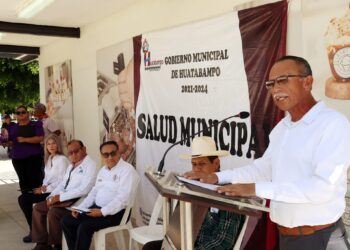 Develan placa alusiva a la campaña “CREAR SALUD DESDE LOS MUNICIPIOS”