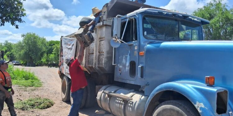 Retiran otras 3 toneladas de cacharros en el combate al dengue